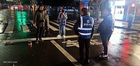 保供水 齊上陣 連夜修復供水管道