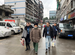 節(jié)前慰問送溫暖，情系下渡口社區(qū)困難群眾