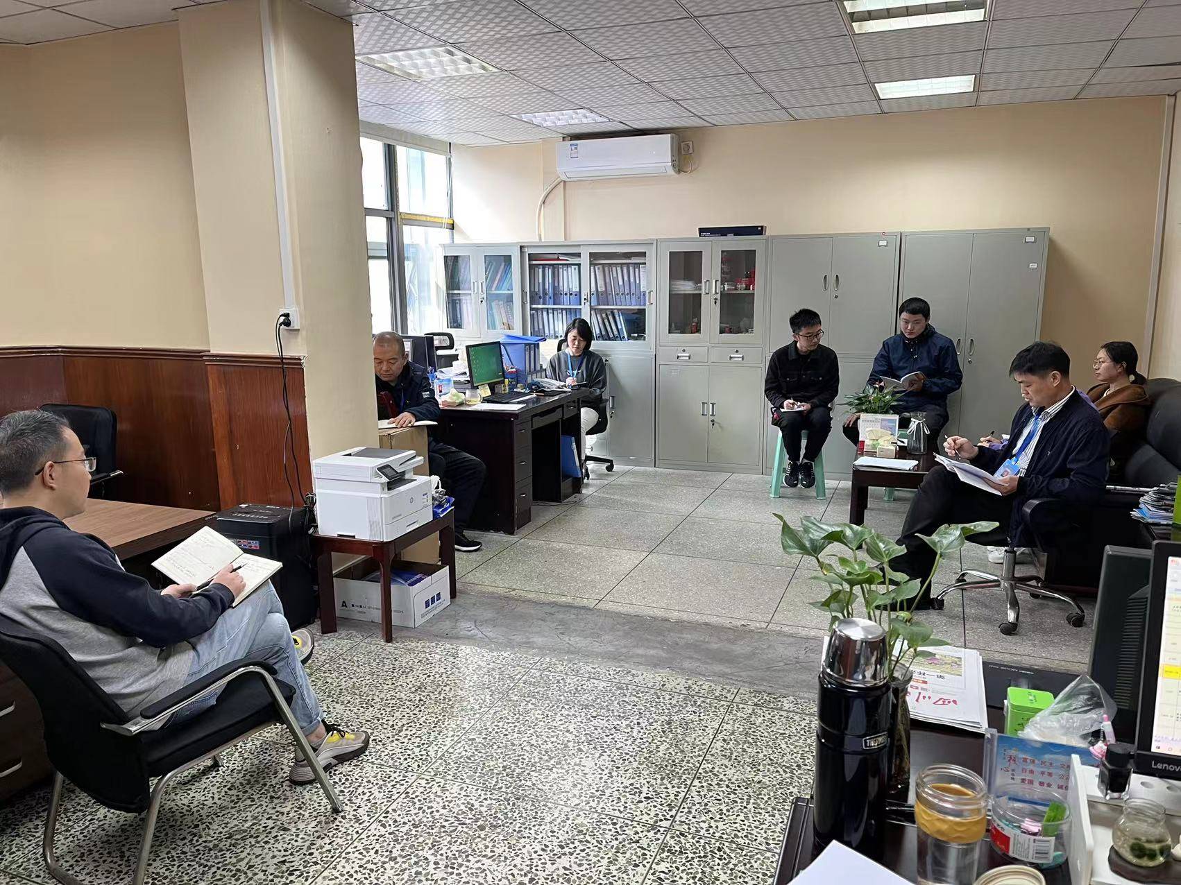 綜合部傳達落實黨風廉政建設(shè)和反腐工作專題研究部署會議精神