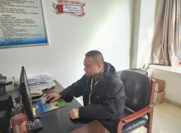 《榜樣在身邊》系列報道——莫正平、梁元 恒心堅守鑄典范，砥礪前行綻光芒